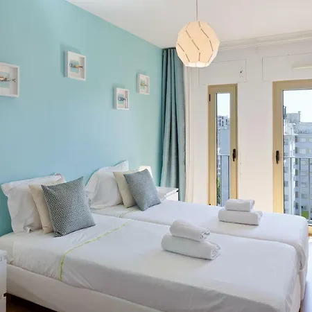 Stunning 2 Bdr Apt Sleeps 4 Nr Entrecampos Lisbon
