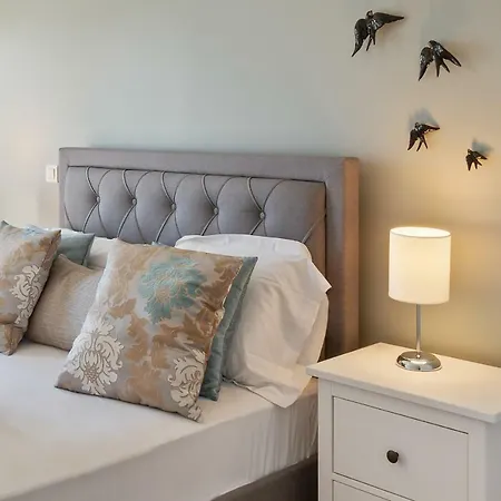 Stunning 2 Bdr Apt Sleeps 4 Nr Entrecampos * Lisbon